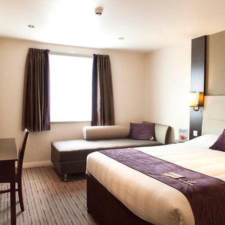Premier Inn Guildford North - A3 Esterno foto