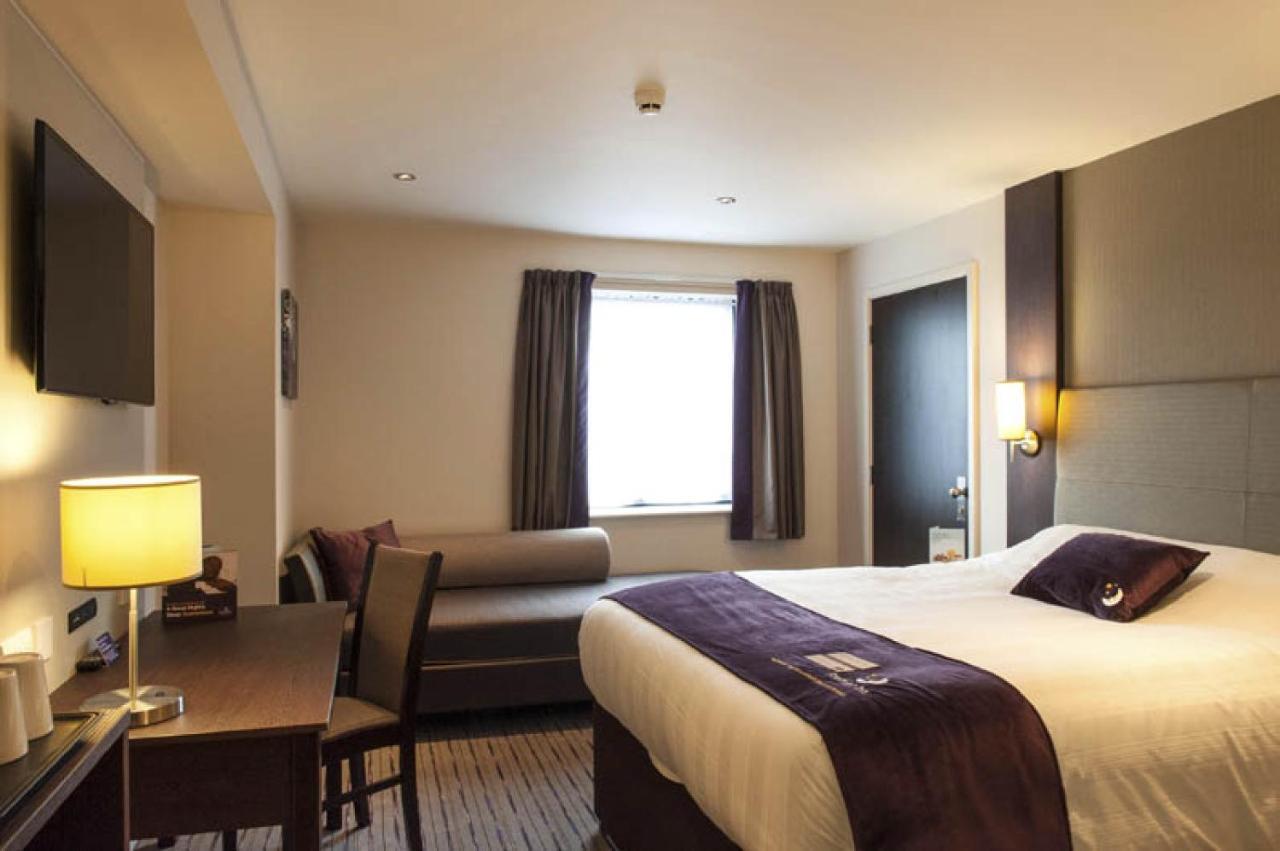 Premier Inn Guildford North - A3 Esterno foto